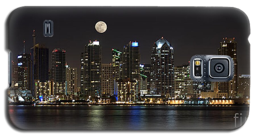 Panorama Galaxy S5 Case featuring the photograph Moonrise over San Diego by Sandra Bronstein
