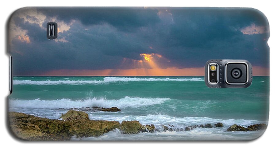 Ocean Galaxy S5 Case featuring the photograph Morning Surf by Allin Sorenson