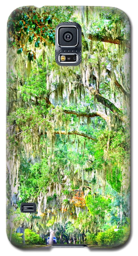Bonaventure Cemetery Savannah Ga Galaxy S5 Case featuring the photograph Mossy Oak Pathway H D R by Lisa Wooten