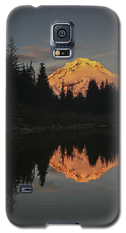 Mt Hood Galaxy S5 Case featuring the photograph Mt Hood Alpenglow II by Albert Seger