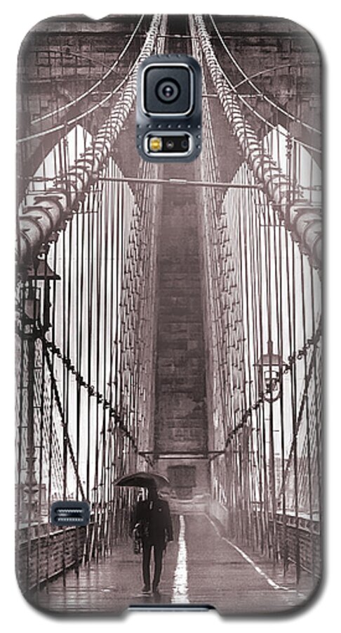 Brooklyn Bridge Galaxy S5 Case featuring the photograph Mystery Man Of Brooklyn by Az Jackson