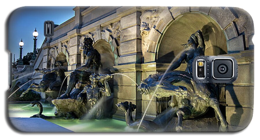 Neptune Fountain Galaxy S5 Case featuring the photograph Neptune Fountain by Greg and Chrystal Mimbs