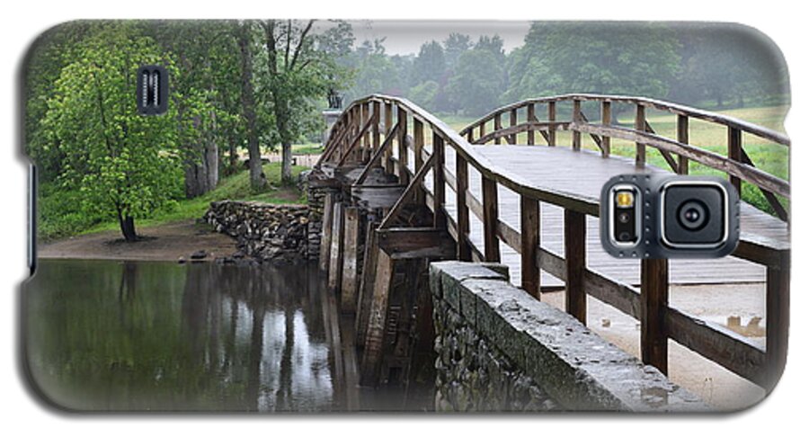 The Old Manse Galaxy S5 Case featuring the photograph North Bridge by Leslie M Browning
