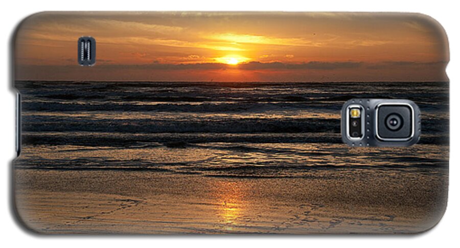 Ocean Galaxy S5 Case featuring the photograph Ocean Sunrise by Brian Kinney