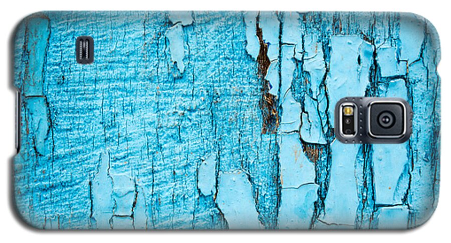 Abstract Galaxy S5 Case featuring the photograph Old Blue Wood by John Williams