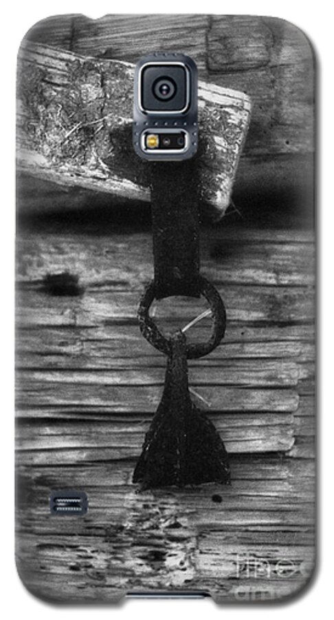 Doors Galaxy S5 Case featuring the photograph Old Door Latch by Richard Rizzo