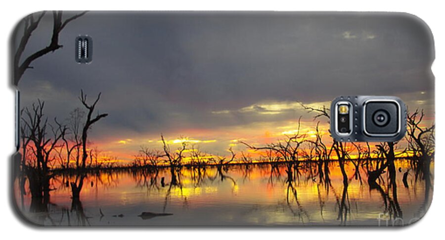 Outback Sunset Galaxy S5 Case featuring the photograph Outback Sunset by Blair Stuart