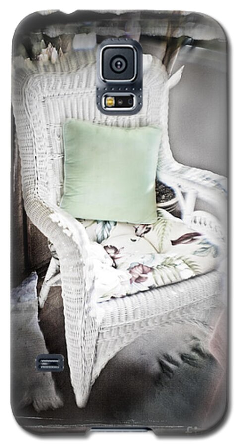 Our Town Galaxy S5 Case featuring the photograph Pale Green Pillow Chair by Craig J Satterlee