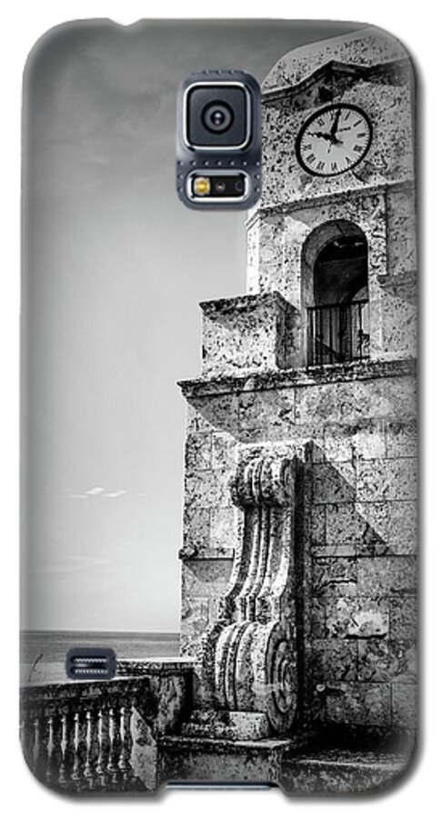 Palm Beach Galaxy S5 Case featuring the photograph Palm Beach Clock Tower In Black And White by Carol Montoya