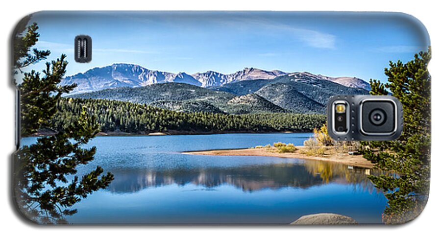 Blue Sky Galaxy S5 Case featuring the photograph Pikes Peak Over Crystal Lake by Ron Pate