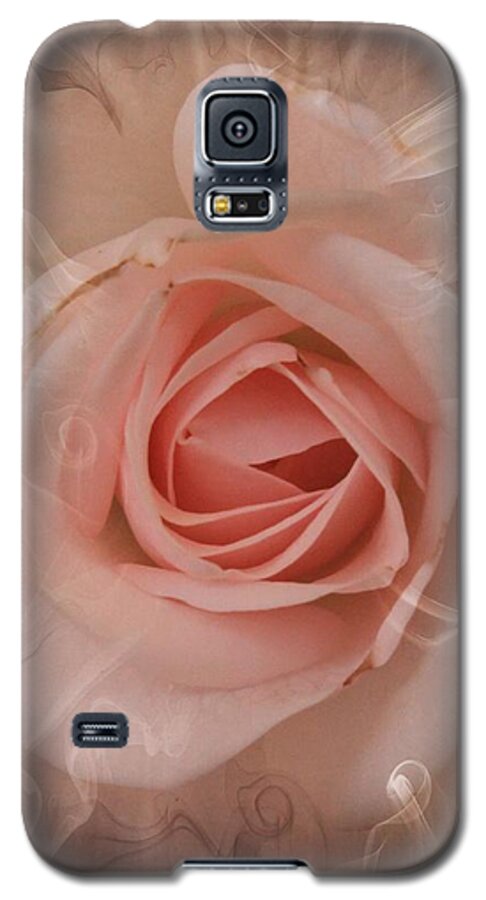 Pink Rose Galaxy S5 Case featuring the photograph Pink Smokey by Clare Bevan