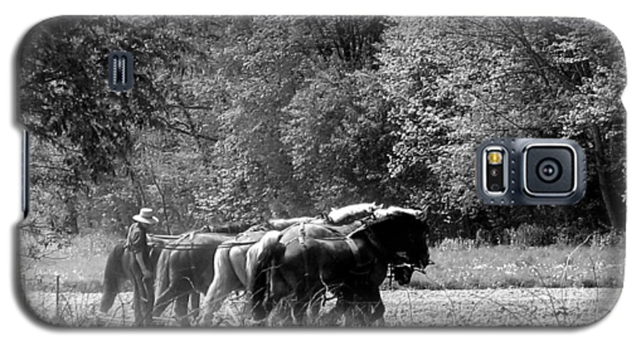 Amish Galaxy S5 Case featuring the photograph Plowing the Old Way 1 by George Jones