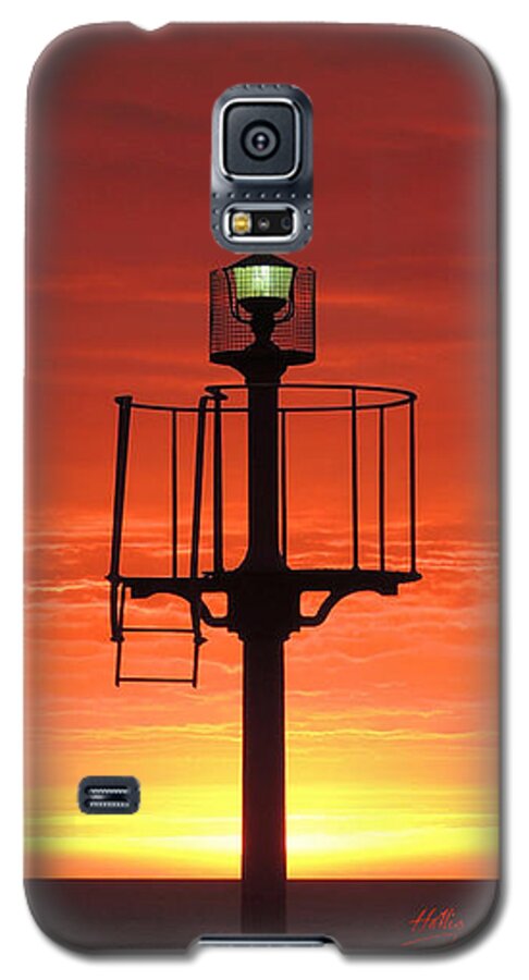Lighthouse Galaxy S5 Case featuring the photograph Port Hughes Lookout by Linda Hollis