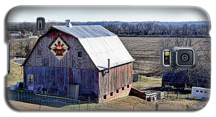 Barn Galaxy S5 Case featuring the photograph Prairie Flower Quilt Barn by Cricket Hackmann