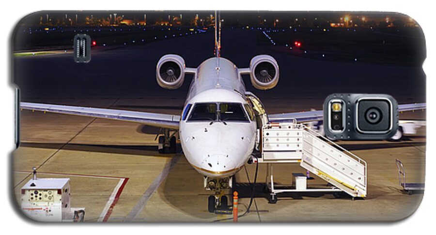 Embraer Galaxy S5 Case featuring the photograph Preparing for Departure by Jason Politte