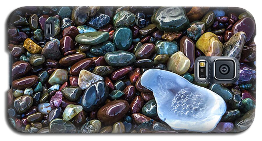 Rocks Galaxy S5 Case featuring the photograph Rainbow Pebbles by Laura Roberts