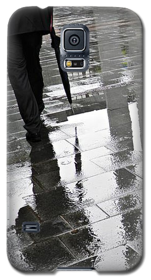 Rain Galaxy S5 Case featuring the photograph Rainy Morning in Mainz by Sarah Loft