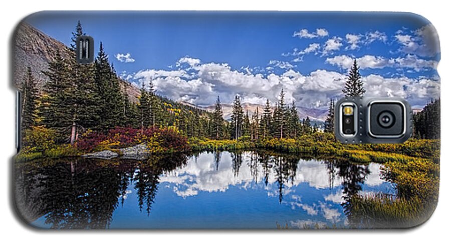 Sky Galaxy S5 Case featuring the photograph Reflecting by Jeff Niederstadt