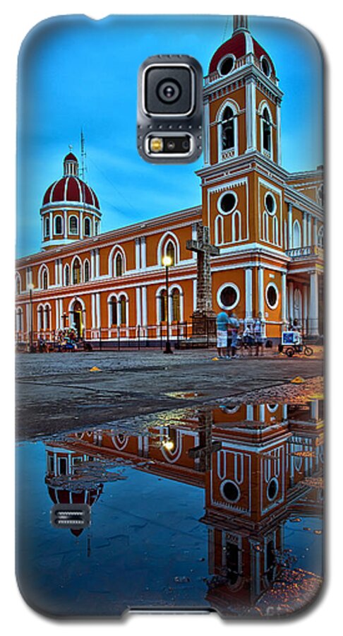 Granada Galaxy S5 Case featuring the photograph Reflections of Granada, Nicaragua by Sam Antonio