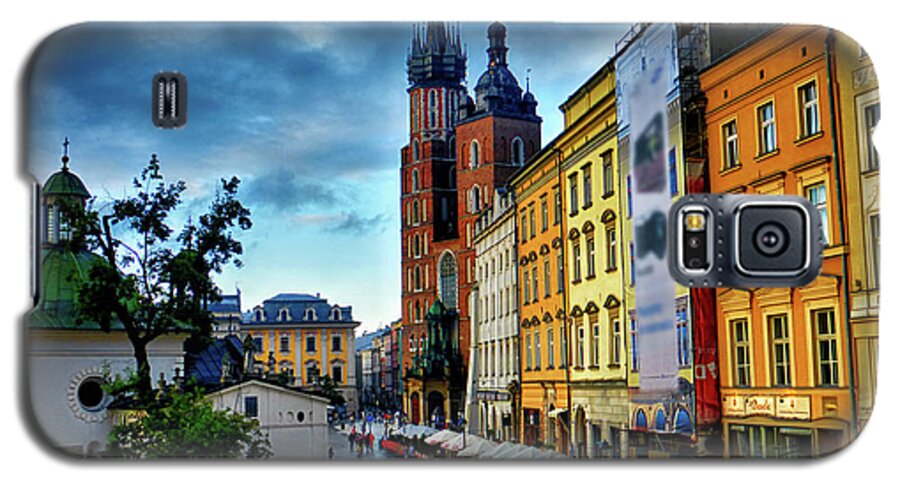 Krakow Rynek Galaxy S5 Case featuring the photograph Romance in Krakow by Kasia Bitner