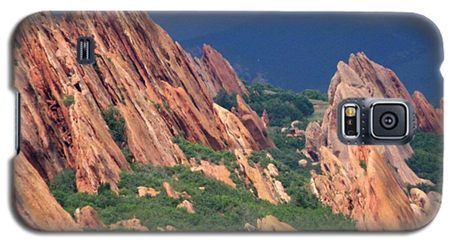 Roxborough State Park Mountains Colorado Rockformation Uplift Rocks Rocky Mountains Galaxy S5 Case featuring the photograph Roxborough State Park by George Tuffy