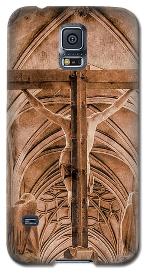 Church Galaxy S5 Case featuring the photograph Paris, France - Saint Merri's Cross II by Mark Forte