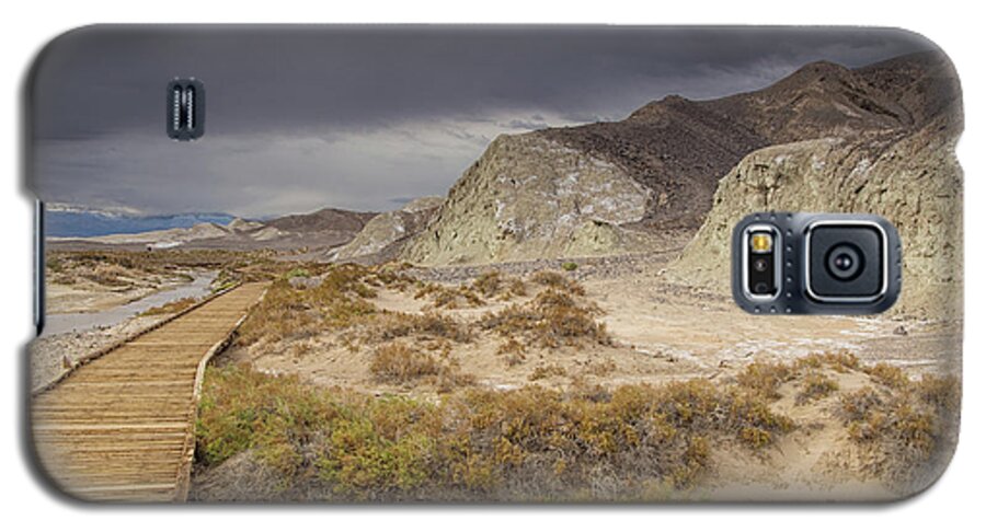 Death Valley National Park Galaxy S5 Case featuring the photograph Salt creek trail by Kunal Mehra