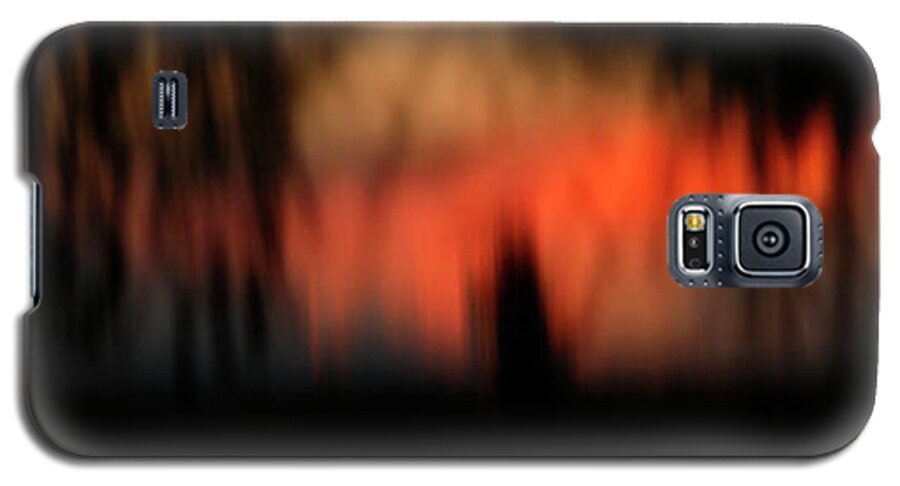 Abstract Expressionism Galaxy S5 Case featuring the photograph Scary Nights by Marilyn Hunt