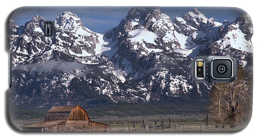 Moulton Barn Galaxy S5 Case featuring the photograph Scenic Mormon Homestead #1 by Adam Jewell