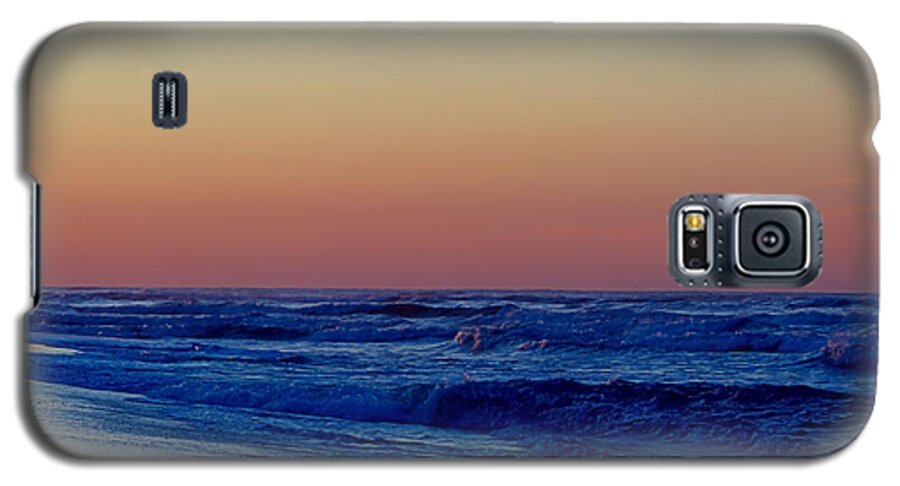 Sea Galaxy S5 Case featuring the photograph Sea View by Newwwman
