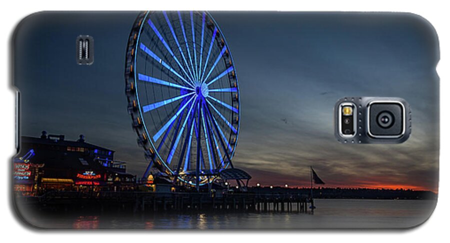 Usa Galaxy S5 Case featuring the photograph Seattle sunset by Framing Places