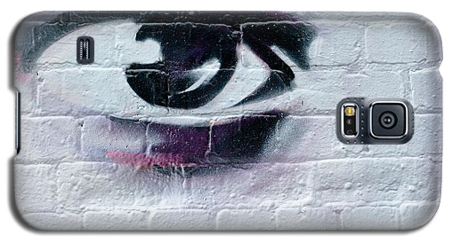 Abstract Galaxy S5 Case featuring the painting Serious Graffiti Eye on the Wall by Yurix Sardinelly