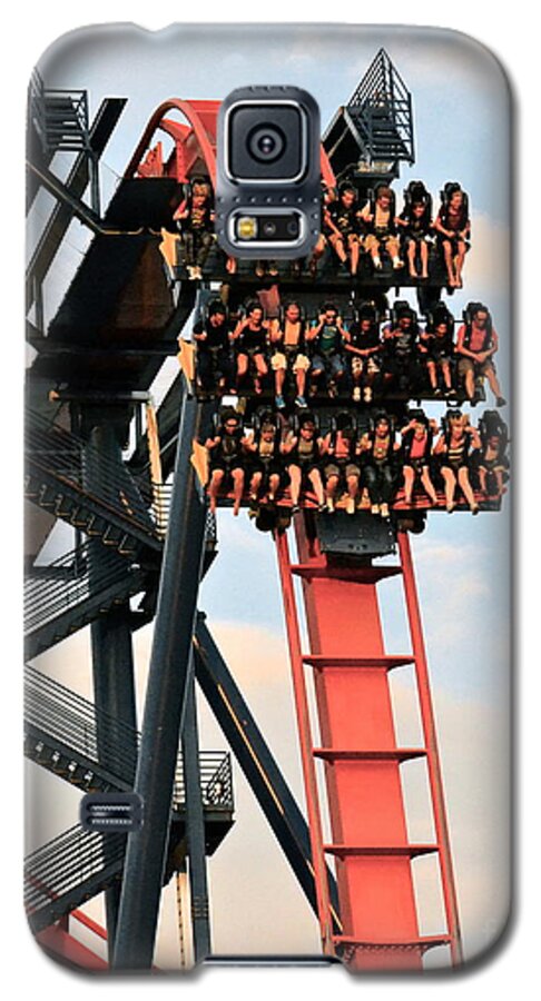 Roller Coaster Galaxy S5 Case featuring the photograph Sheikra Up Close by Carol Bradley