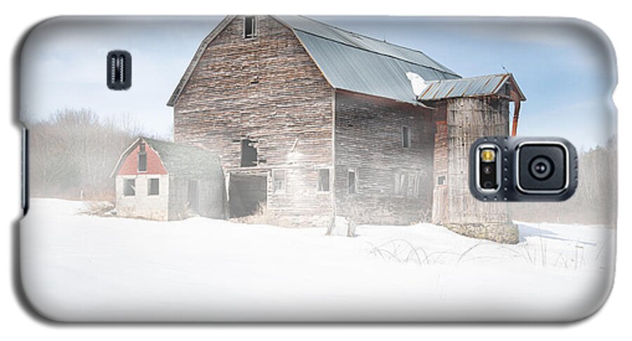 Old Barn Galaxy S5 Case featuring the photograph Snowy Winter Barn by Gary Heller