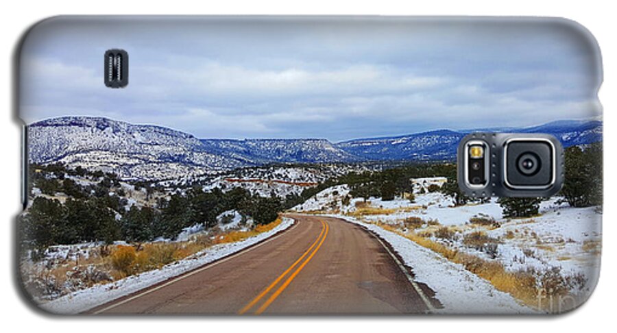 Southwest Landscape Galaxy S5 Case featuring the photograph Southwestern winter by Robert WK Clark