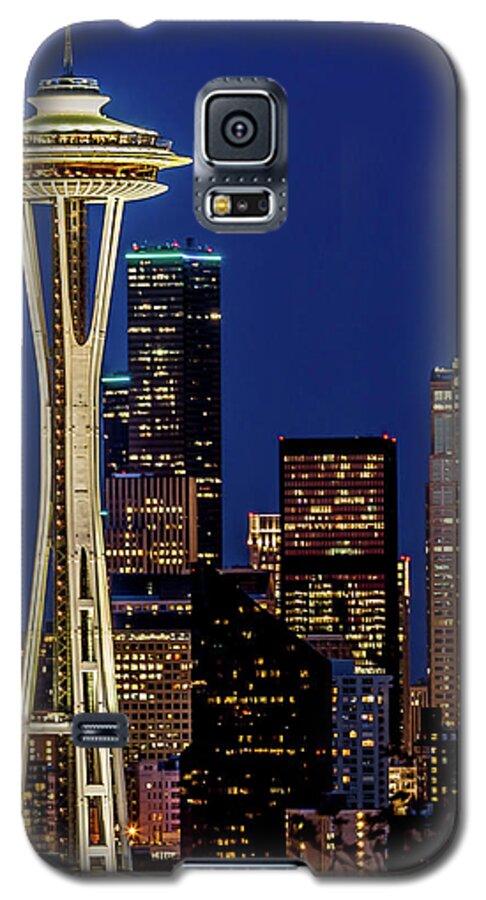 Seattle Galaxy S5 Case featuring the photograph Space Needle and Skyline at Dusk by Rob Green
