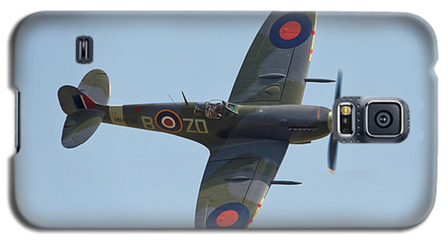 Supermarine Galaxy S5 Case featuring the photograph Spitfire mk9 by Ian Merton