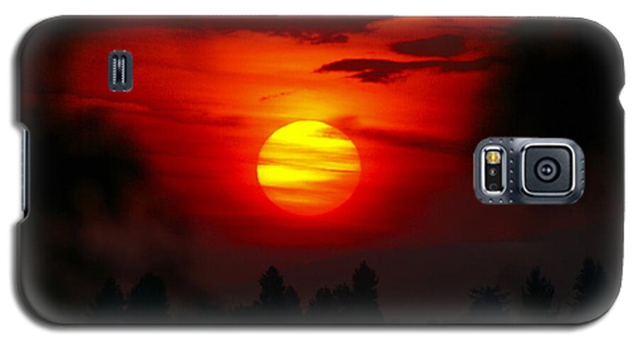 Nature Galaxy S5 Case featuring the photograph Spokane Sunrise by Ben Upham III