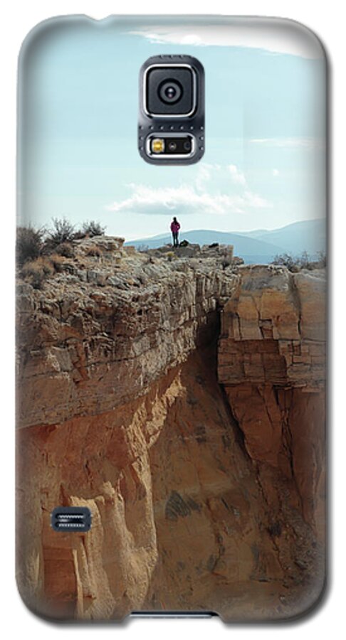 Hiker Galaxy S5 Case featuring the photograph Standing on the Edge by David Diaz