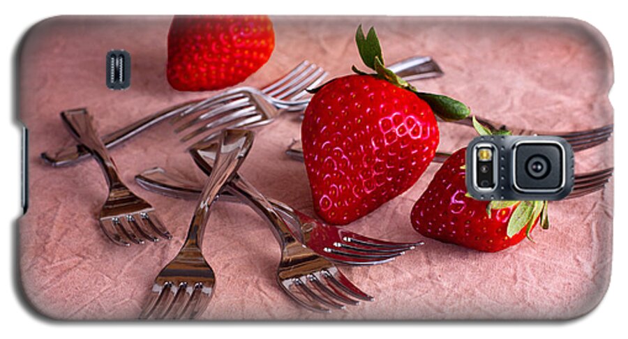Berries Galaxy S5 Case featuring the photograph Strawberry Delight by Tom Mc Nemar
