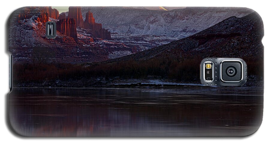 Fisher Towers Galaxy S5 Case featuring the photograph Sun Down At Fisher Towers by Adam Jewell