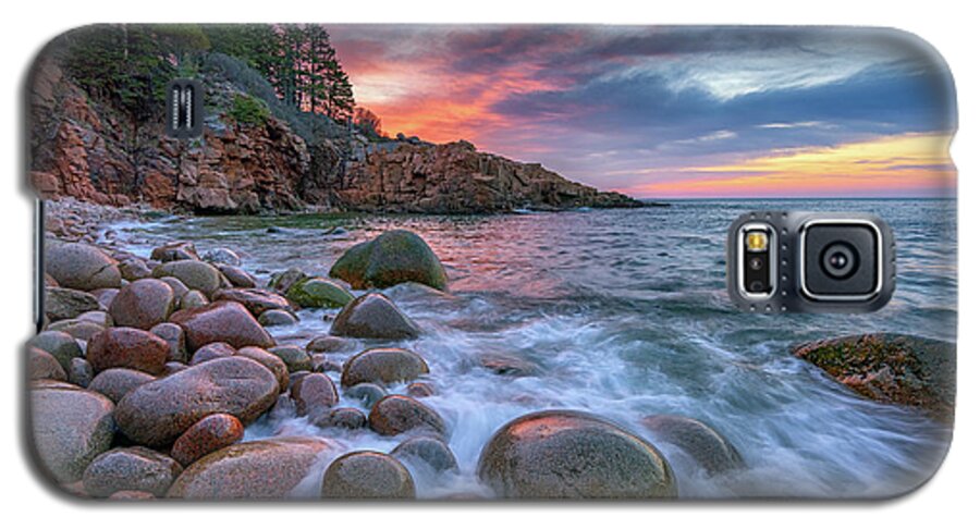 Acadia National Park Galaxy S5 Case featuring the photograph Sunrise in Monument Cove by Rick Berk