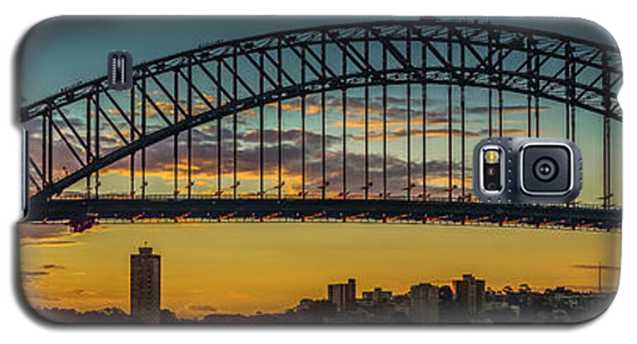 2016 Galaxy S5 Case featuring the photograph Sunset in Sydney by Agnes Caruso