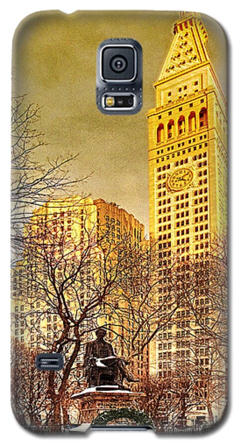 Winter Galaxy S5 Case featuring the photograph Ten Past Four at Madison Square Park by Chris Lord