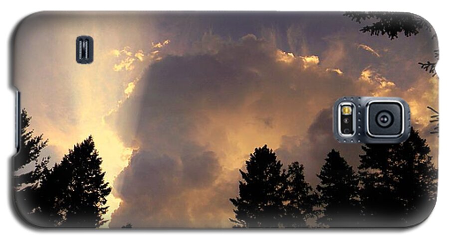 Clouds Galaxy S5 Case featuring the photograph The Cloud by Elfriede Fulda