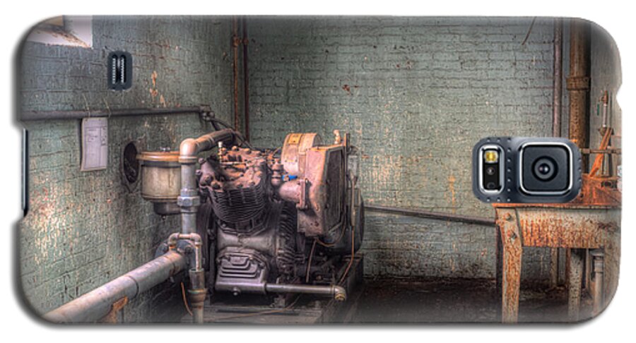 Biddeford Galaxy S5 Case featuring the photograph The Compressor by David Bishop