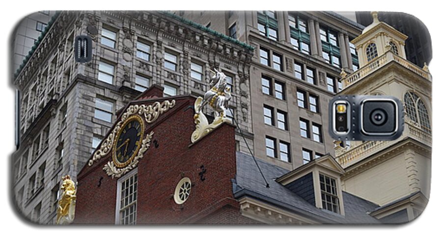 Boston Galaxy S5 Case featuring the photograph The Old State House by Leslie M Browning