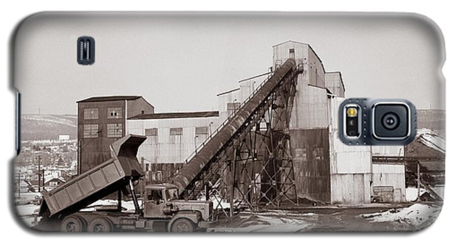 Anthracite Coal Galaxy S5 Case featuring the photograph The Olyphant Pennsylvania Coal Breaker 1971 by Arthur Miller
