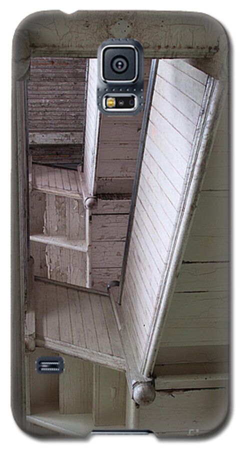 Biddeford Galaxy S5 Case featuring the photograph The stairs verticle by David Bishop