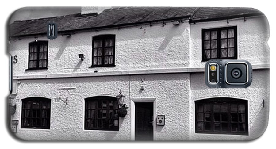 Snapseed Galaxy S5 Case featuring the photograph The Weavers Arms, Fillongley by John Edwards